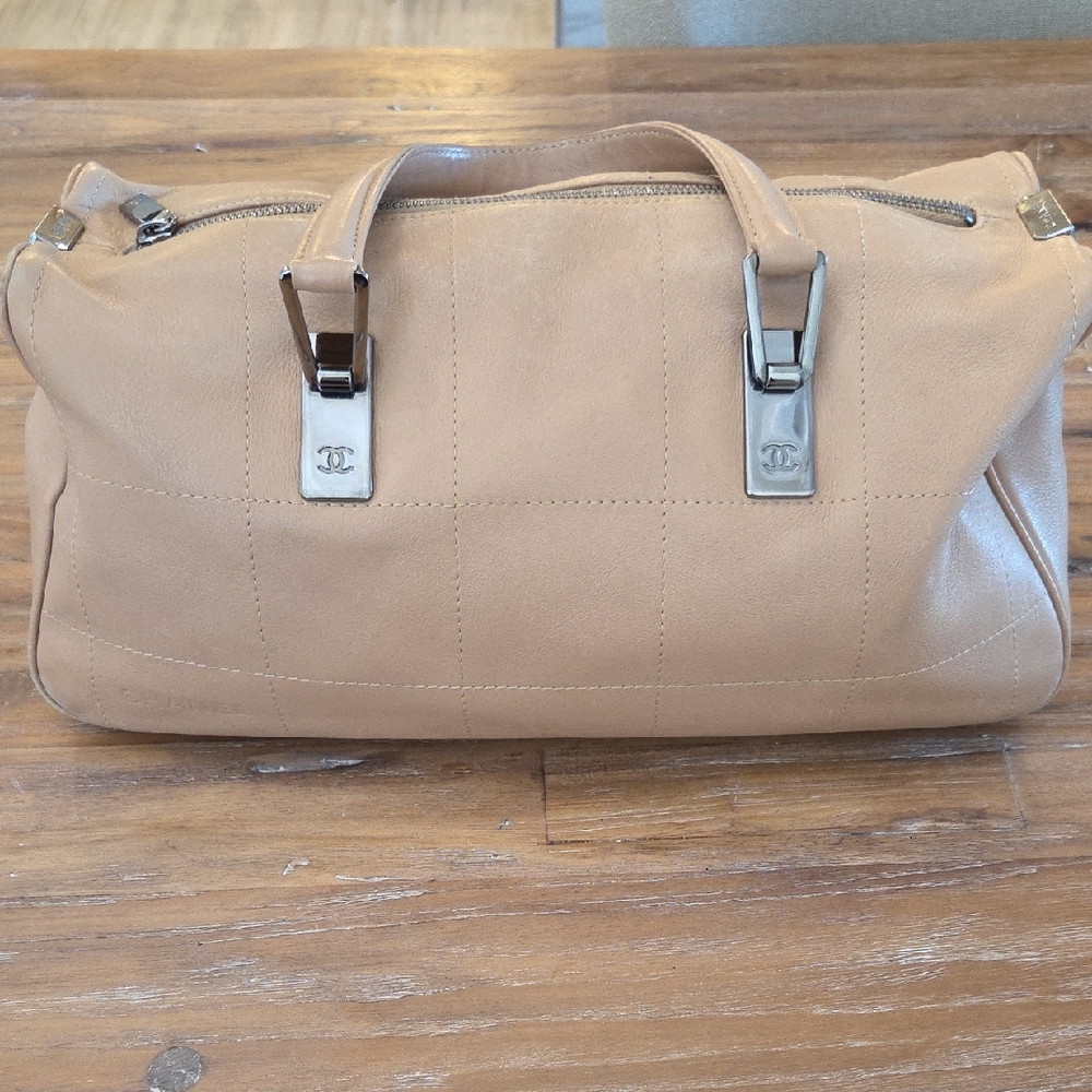CHANEL Beige Leather with Silver Zipper